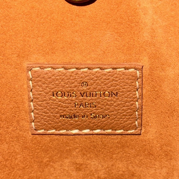 Louis Vuitton low key hobo PM - Picture 10 of 16